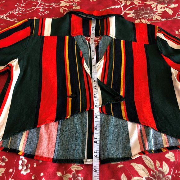 Colourful Striped Crop Shirt with Cut-Out Back Size S - Picture 15 of 16